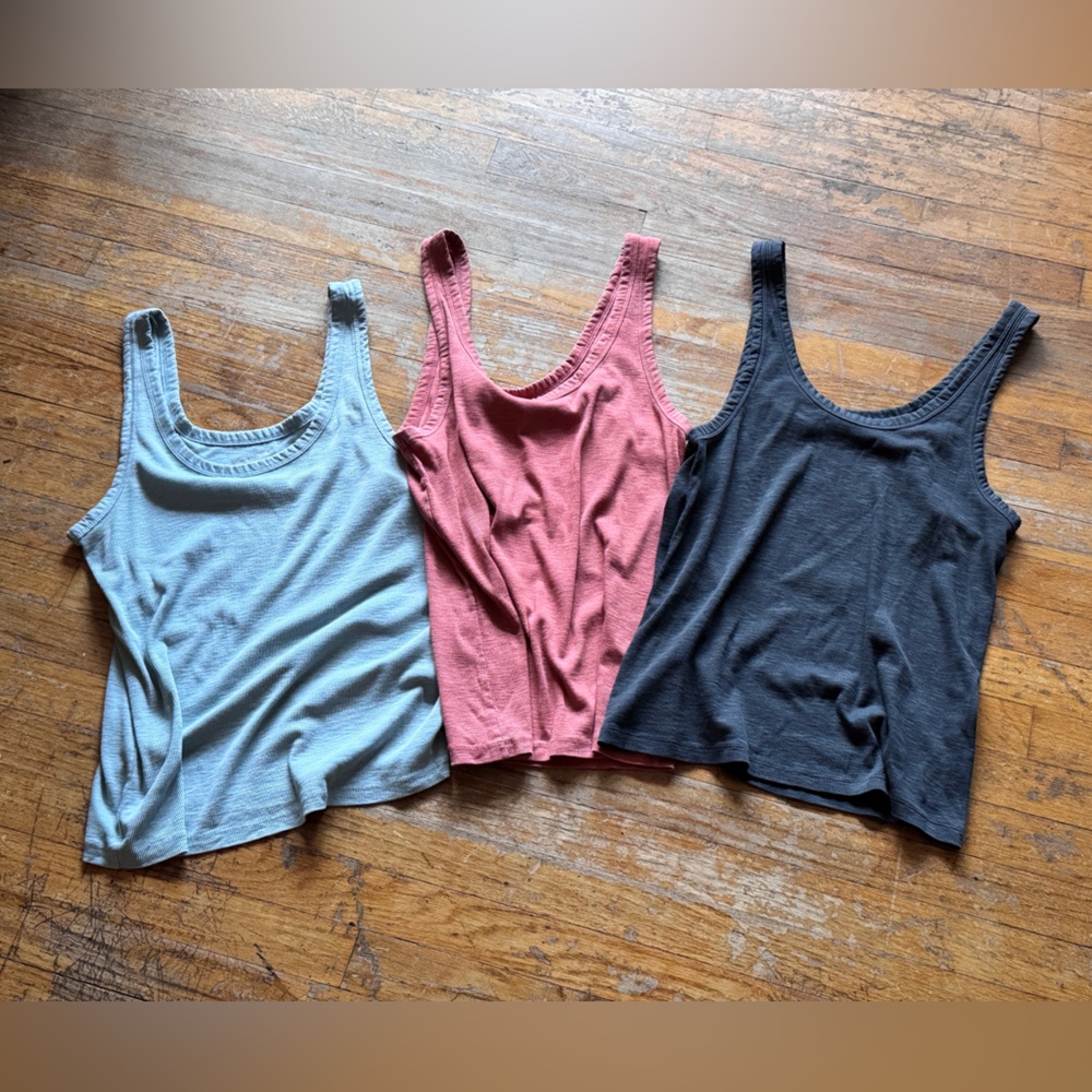 Preloved - 3 for $10‎ - Universal Thread Tank Tops